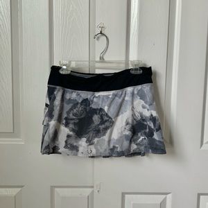 SALE!! RARE lululemon skirt pacesetter